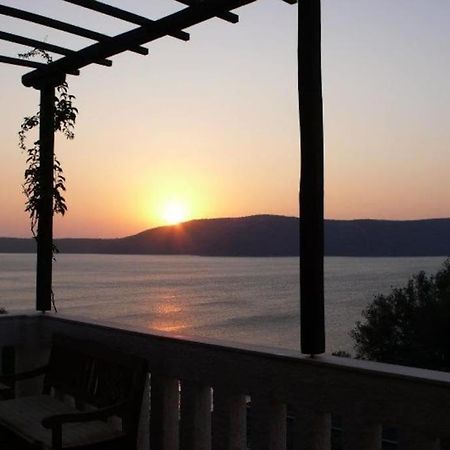 Villa With Breathtaking Views And Private Beach Agios Dimitrios  Экстерьер фото