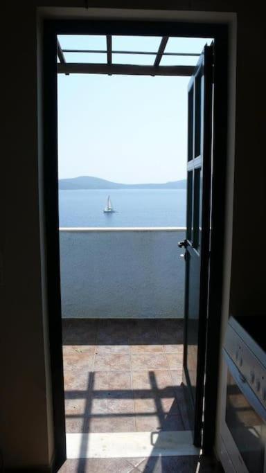 Villa With Breathtaking Views And Private Beach Agios Dimitrios  Экстерьер фото